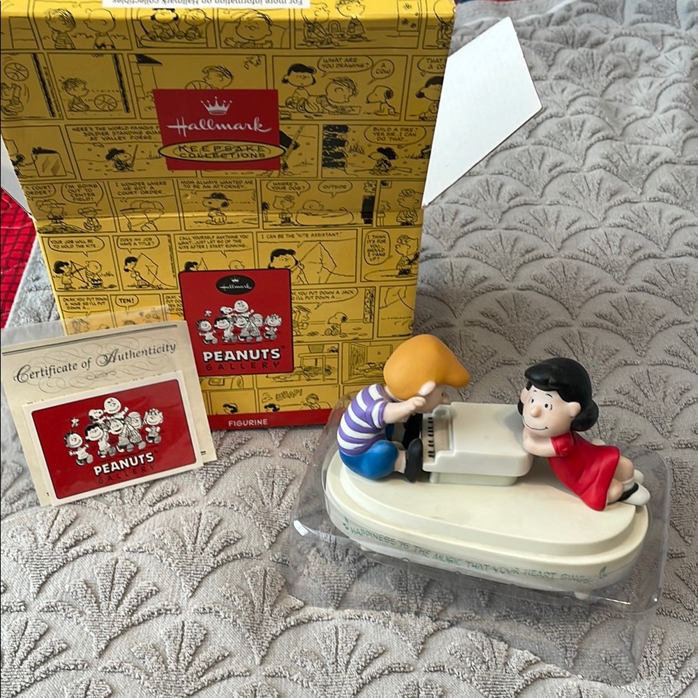 Hallmark Peanuts Figurine with Box